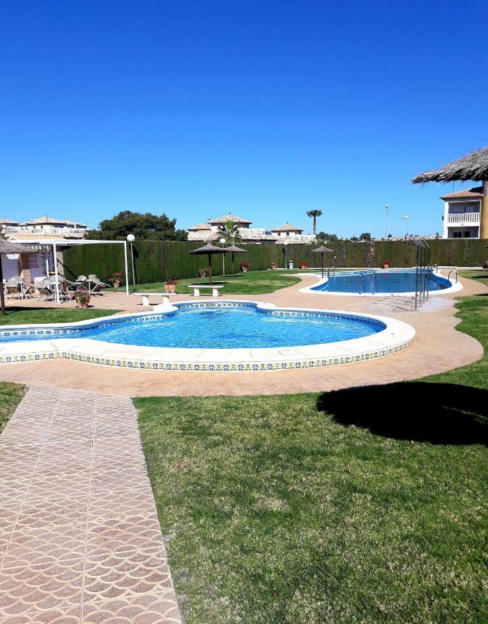 Fabulous Detached Large Villa 5 Bedrooms 3 Bathrooms Backing Onto Villamartin Golf Course المظهر الخارجي الصورة